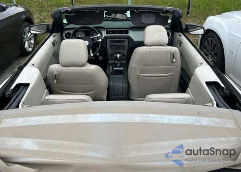 2010 Ford Mustang z USA, uszkodzony, nr VIN 1ZVBP8ENXA5171718